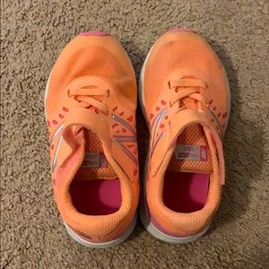 New balance orange/pink girls athletic shoes 💕